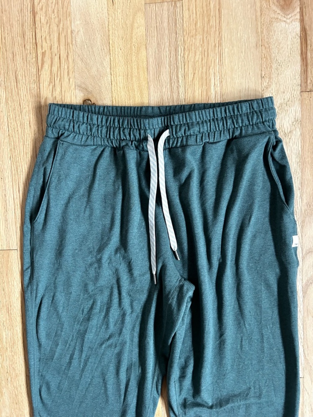 VUORI performance jogger heather green  gym workout athleisure size S - Picture 5 of 9